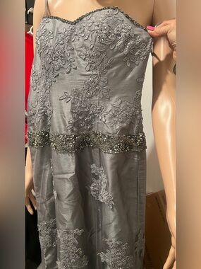 ROYAL QUEEN Embellished Silver Lace Evening Dress
